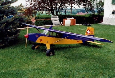 Motorschlepp-Flugzeug BigLift