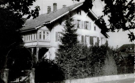 1932
